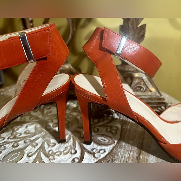 Nine West  “Suzyo” Heels with Ankle Strap and Pointed Toe. Size 8 - Picture 9 of 12